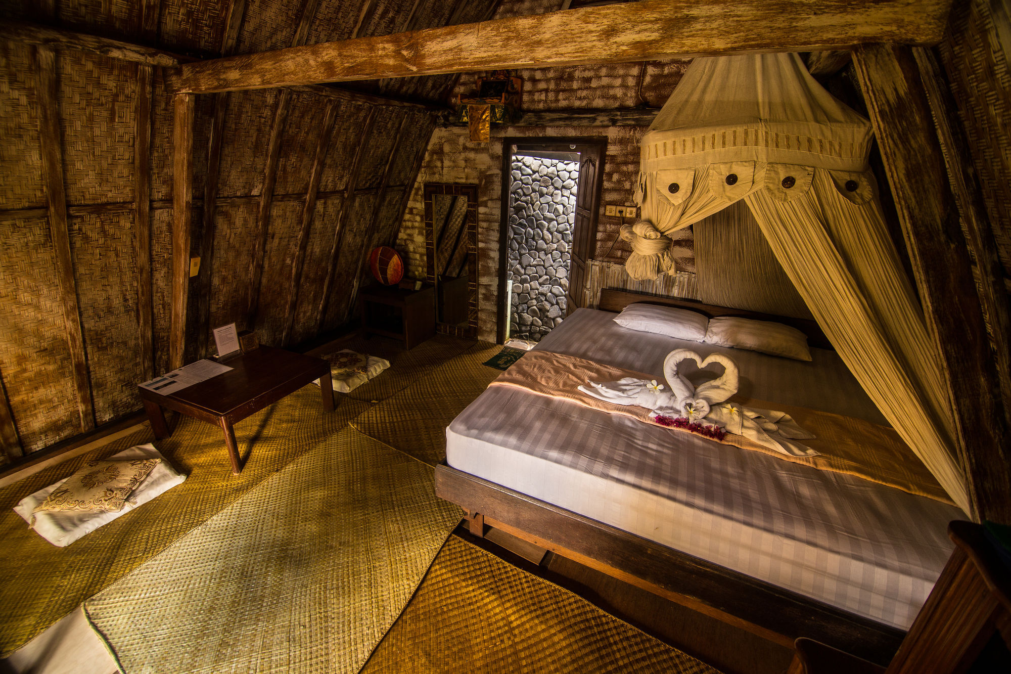 Santhiku Hotel & Spa Ловіна Екстер'єр фото